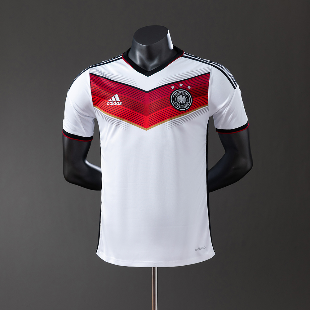 قميص كرة قدم ألمانيا المنزلي للنسخة القديمة 2014 نسخة اللاعب