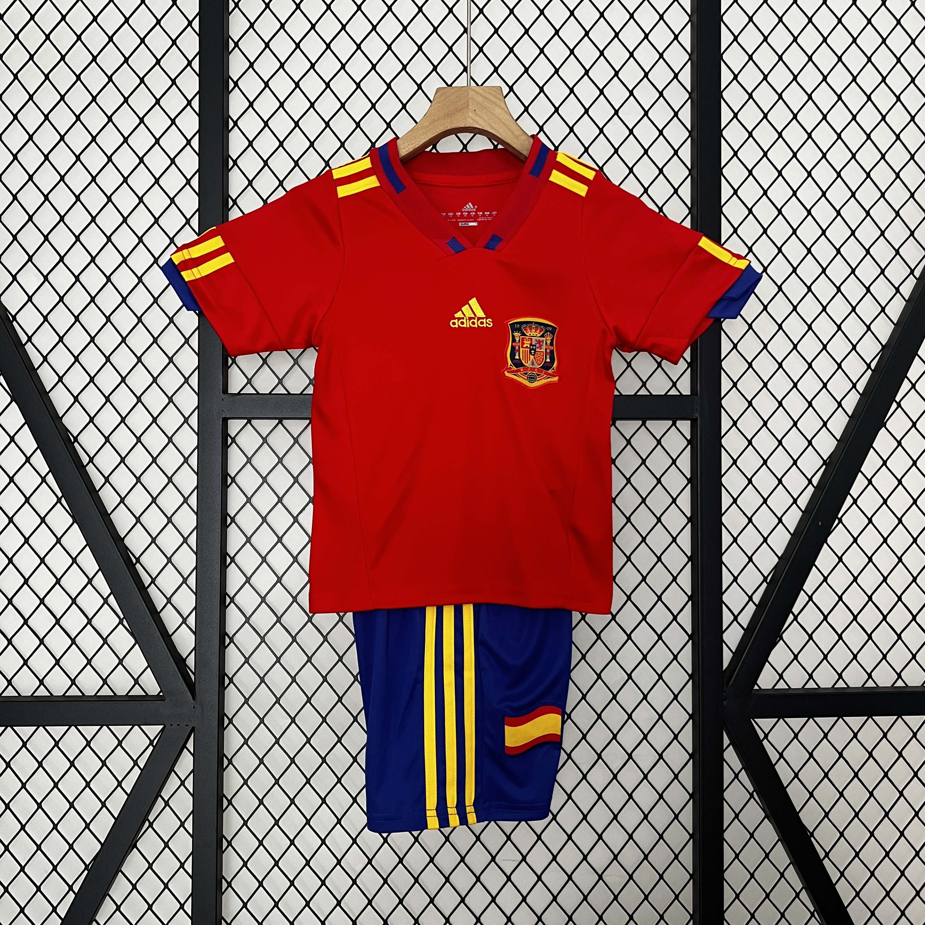 2010 Retro Spanien Heim-Fußballtrikot AAA Fan-Qualität Kindergröße