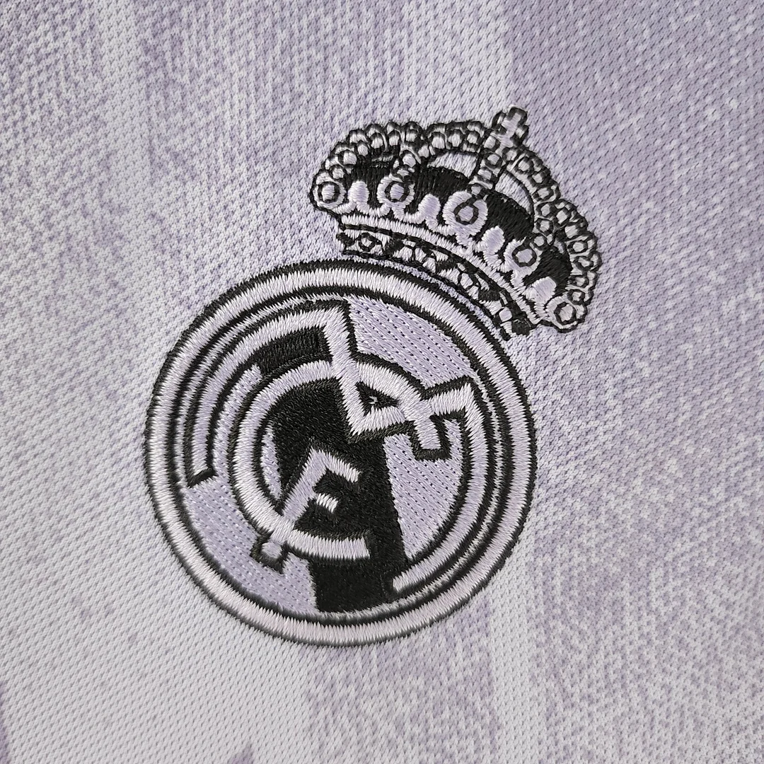 جيرسي ريال مدريد الخارجي طويل الأكمام 2022/2023 — view 4
